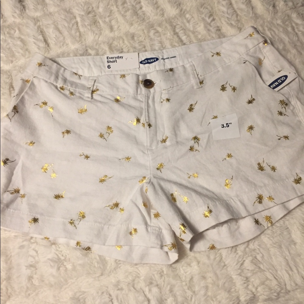 Old Navy everyday shorts, size 6